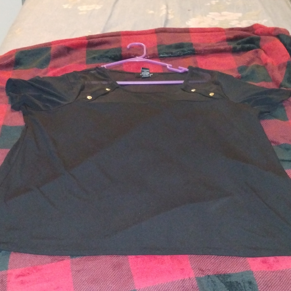 Women's Black Short Sleeve Top